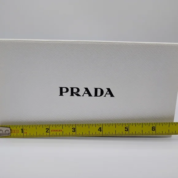 PRADA White Textured Rigid Gift Box • Magnetic Closure • 7.5x4.75x4.5 UNUSED - Picture 4 of 7